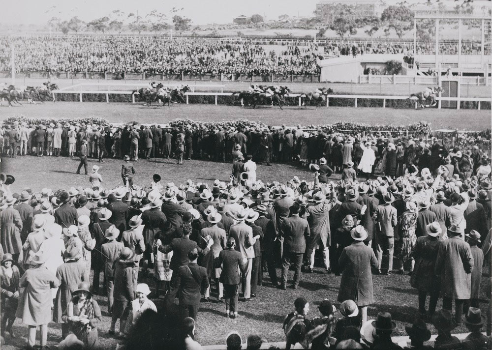 Pharlap-winning-the-Melbourne-Cup